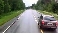 Auto maantiellä
