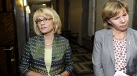 Sisäministeri Päivi Räsänen ja oikeusministeri Anna-Maja Henriksson.