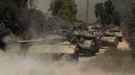 Israelin joukot matkalla Gazan rajalle perjantaina 1. elokuuta. 