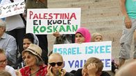 Helsingissä osoitettiin mieltä Israelin sotatoimia vastaan lauantaina.