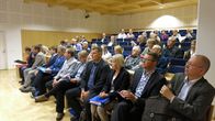 Sierilän tarkastuksen aloituskokous keräsi kymmeniä osallistujia Rovaniemen hovioikeuteen maanantaina.