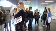 Kansainväliset vaihto-oppilaat yliopistokierroksella