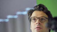 Vihreiden puheenjohtaja ja ympäristöministeri Ville Niinistö tiedotustilaisuudessa Cafe Pirittassa maanantaina.