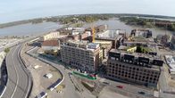 Rakennustyömaata ja kerrostaloja Helsingin Kalasatamassa.