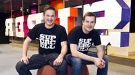 Suomalaisen peliyhtiön Supercell Oy:n toimitusjohtaja Ilkka Paananen ja luova johtaja Mikko Kodisoja.