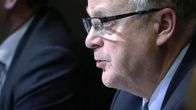 Työministeri Lauri Ihalainen hallituksen tiedotustilaisuudessa 6. marraskuuta 2014.