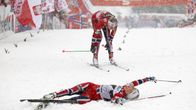 Therese Johaug tuulettaa Tour de Skin voittoaan.