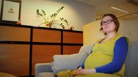 Itkukisälli Emilia Kallonen on toinen itkuvirsi-kurssin kouluttajista.