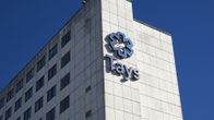 Tays-logo sairaalan seinässä.