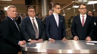 Neljän suurimman puolueen puheenjohtajat tentissä Pikkuparlamentissa ennakkoäänten tulosten tultua.