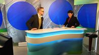 Olli-Poika Parviainen Heli Mansikan haastatteltavana Vaaligallerissa