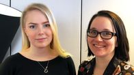 Kesätyönhakija ja ammattilukiolainen Ira Kirjavainen (vas.) ja Sijaishaltija Oy:n toimitusjohtaja Heidi Alariesto