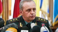 Ukrainan armeijan komentaja Viktor Muzhenko (kuva) kertoi eilen lehdistötilaisuudessa kahden venäläiseksi sotilaaksi epäillyn miehen pidättämisestä Luhanskin alueeella.