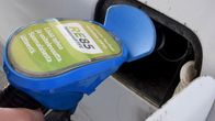 Autoon tankataan RE85-bioetanolibensiiniä