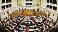 Kuvassa Kreikan pääministeri puhuu maan parlamentille 10. heinäkuuta Ateenassa.