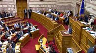 Kreikan parlametti myöhään keskiviikkoiltana.