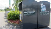 UFF:n vaatekeräysastioita.