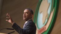 Barack Obama pitää puhetta Afrikan unionin huippukokouksessa Addis Abebassa.