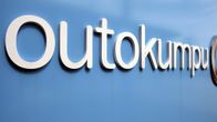 Outokummun logo yhtiön pääkonttorilla Espoossa.