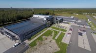 Oulun Energian rakennuttama aurinkovoimala Kalevan painotalon katolla.