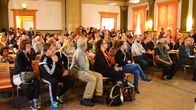 Turvapaikanhakijoita auttavan tukiyhdistyksen perustamiseen Oulussa osallistui parisataa kansalaista. 