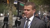 Petteri Orpo Pirkko Pöntisen haastateltavana New Yorkissa 29. syyskuuta 2015.