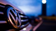 Volkswagen auto.