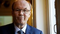 Matti Alahuhta kirjanjulkistamistilaisuudessa Helsingissä tiistaina.