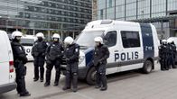 Poliiseja Narinkkatorilla.