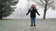 Hyppäävä nainen