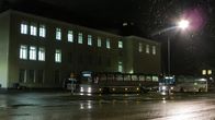Linja-autoja Tornion järjestelykeskuksen edessä.