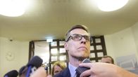 Kokoomuksen puheenjohtaja, valtiovarainministeri Alexander Stubb kommentoi sote-neuvotteluita eduskunnassa Helsingissä perjantaina 6. marraskuuta.