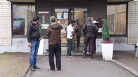 Rakennuksen sisäänkäynti ulkoa.