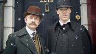 Kuvassa tohtori John Watson (Martin Freeman, vas.) ja Sherlock Holmes (Benedict Cumberbatch).