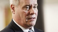 SDP:n puheenjohtaja Antti Rinne eduskuntaryhmän ylimääräisen ryhmäkokouksen jälkeen 4. joulukuuta 2015.