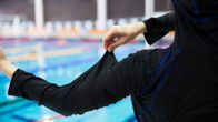 Musliminaisen uimapuku burkini