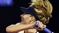 Maria Sharapova lyö palloa. 