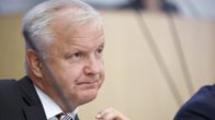 Elinkeinoministeri Olli Rehn eduskunnan täysistunnossa Helsingissä 3. marraskuuta.