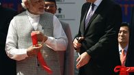 Intian pääministeri Narendra Modi ja Suomen pääministeri Juha Sipilä Make in India Week -tapahtuman avajaisissa Mumbaissa lauantaina.