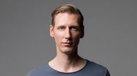Pekka Strang lähikuvassa