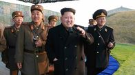 Kim Jong-Un seurasi sotaharjoitusta Pohjois-Koreassa.