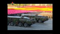 Pohjois-Korea esittelee ohjuksiaan näyttävässä paraatissa