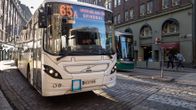 Linja-auto Helsingin Kaisaniemssä.
