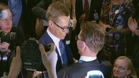Jyrki Katainen onnittelee Alexander Stubbia Kokoomuksen puheenjohtajavaalin 16. kesäkuuta 2014.