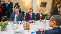 Juha Sipilän hallitus kokoontuu kehysriiheensä Kesärannassa.