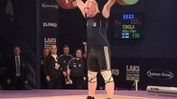 Milko Tokola tempaa 147 kiloa. 
