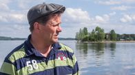 Yrittäjä Ismo Apell esittelee hotellilaivan paikkaa Kuopion satamassa.