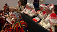Suomalais-ugrilaisten kansojen maailmankongressin vieraita Lahdessa. 