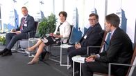 Markku Jokisipilä, Teija Tiilikainen, Paavo Väyrynen ja Kai Mykkänen.