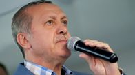 Turkin presidentti Recep Tayyip Erdoğan puhuu kannattajilleen Istanbulissa.